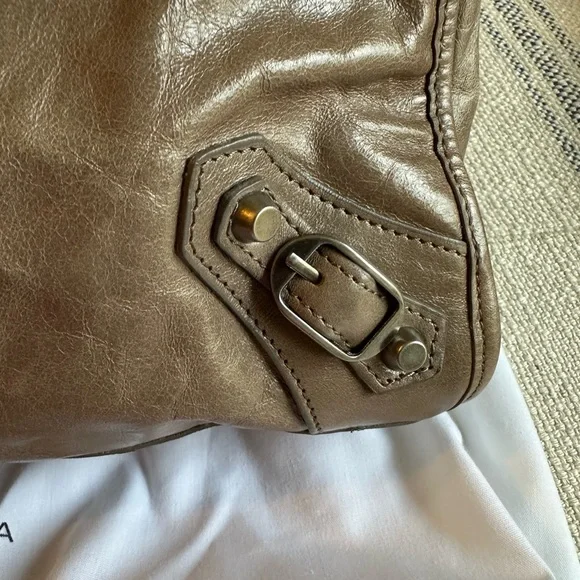 Balenciaga Women's Taupe Leather Bag - Picture 4 of 10